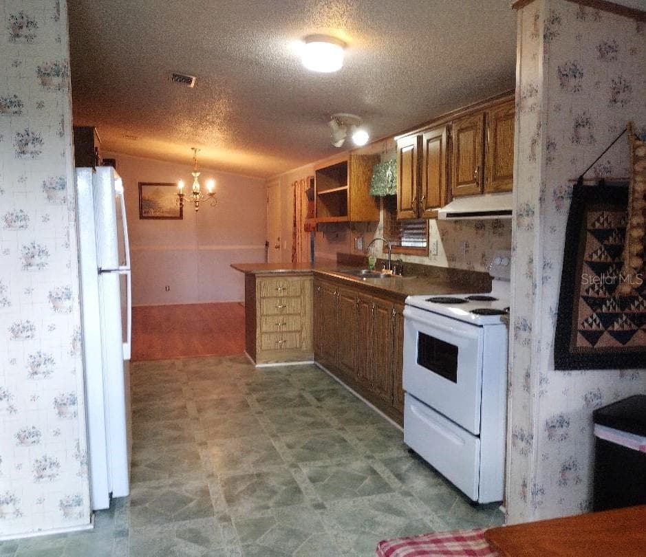 Manufactured Home at 1176 COUNTY ROAD 305, BUNNELL, photo 3 of 31