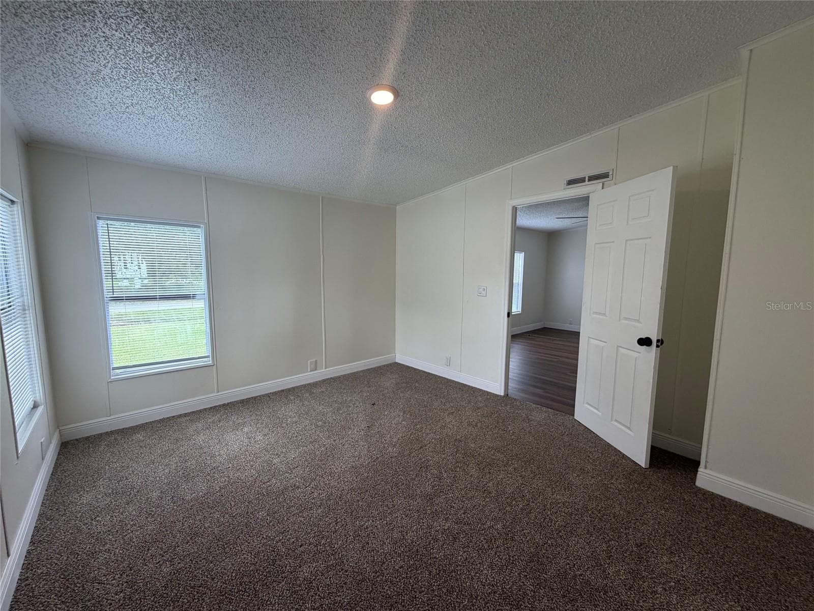 Manufactured Home at 3736 VALLEY FARM RD, LAKELAND, photo 9 of 19