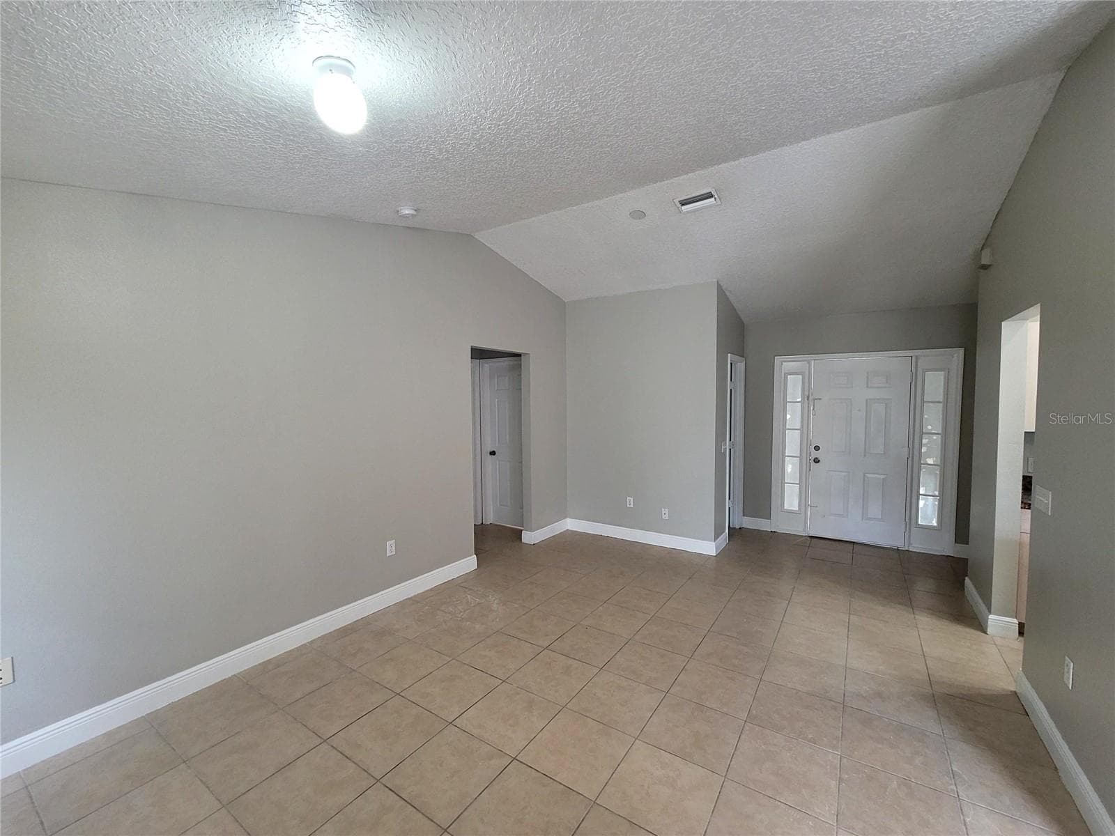 Single Family Residence at 705 CARIBOU DR, KISSIMMEE, photo 4 of 11