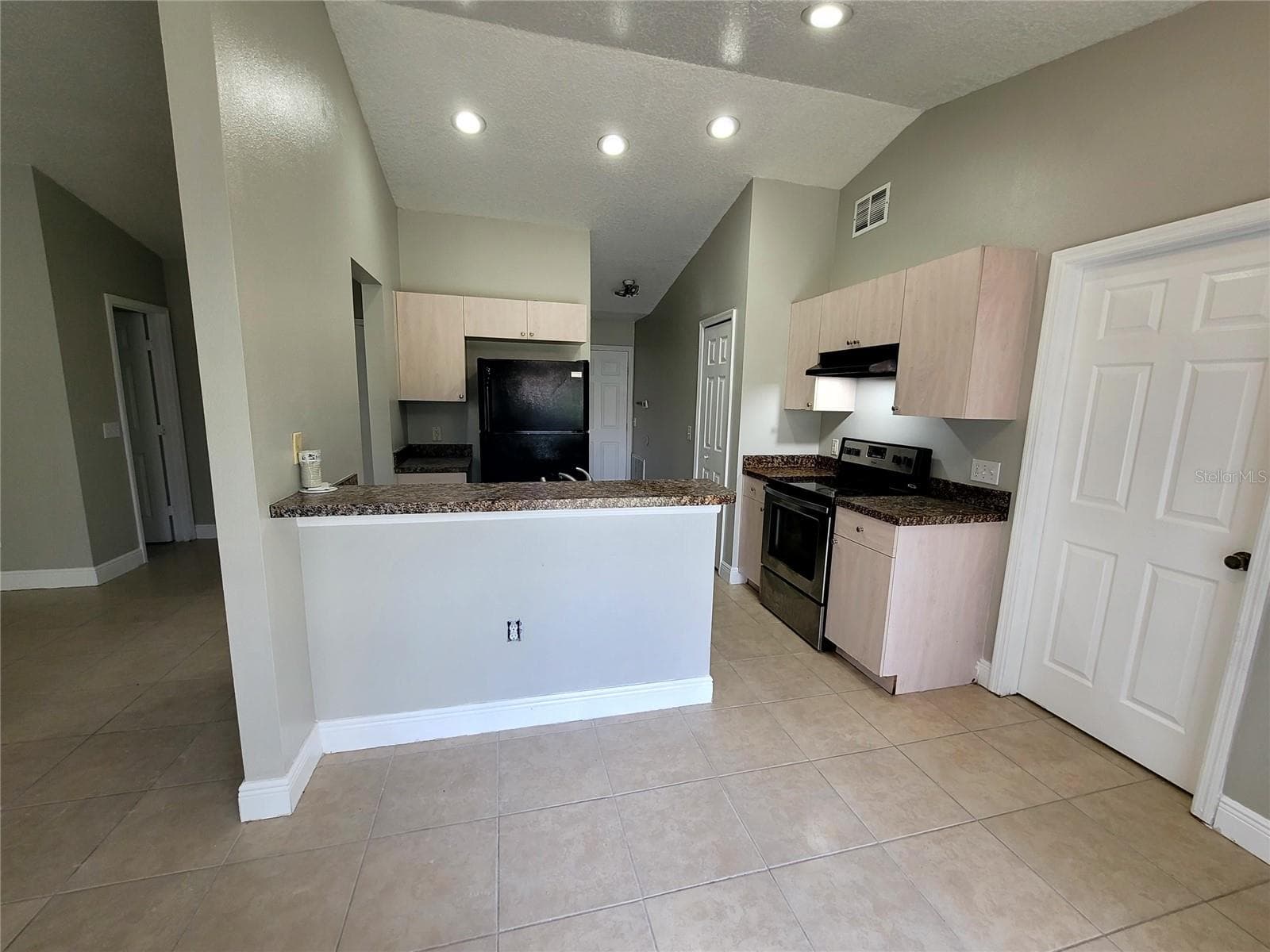 Single Family Residence at 705 CARIBOU DR, KISSIMMEE, photo 5 of 11