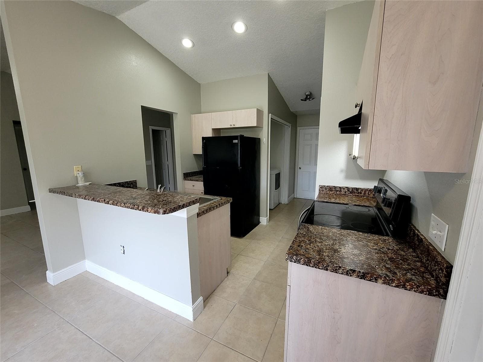 Single Family Residence at 705 CARIBOU DR, KISSIMMEE, photo 6 of 11