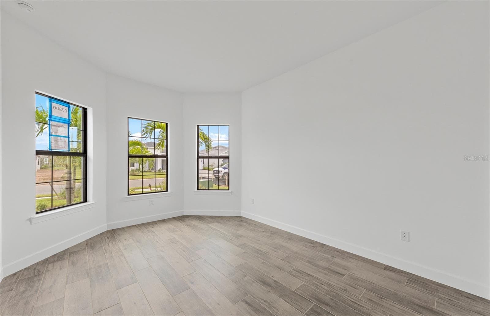 Photo depicts the actual home available for sale. - 5027 GOLDEN SHORE CT, LAKEWOOD RANCH