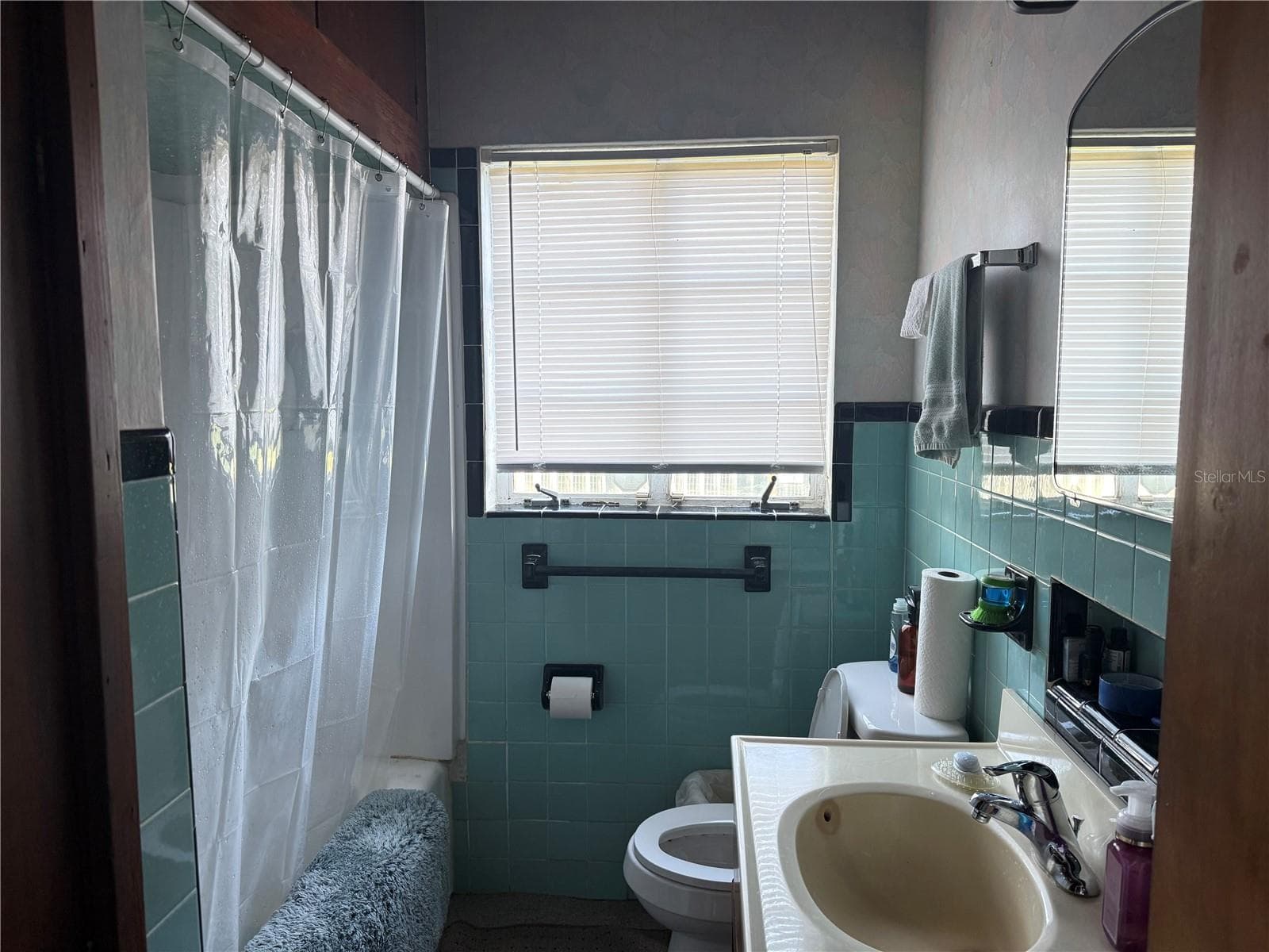 full bath - 380 MOALE RD, BROOKSVILLE