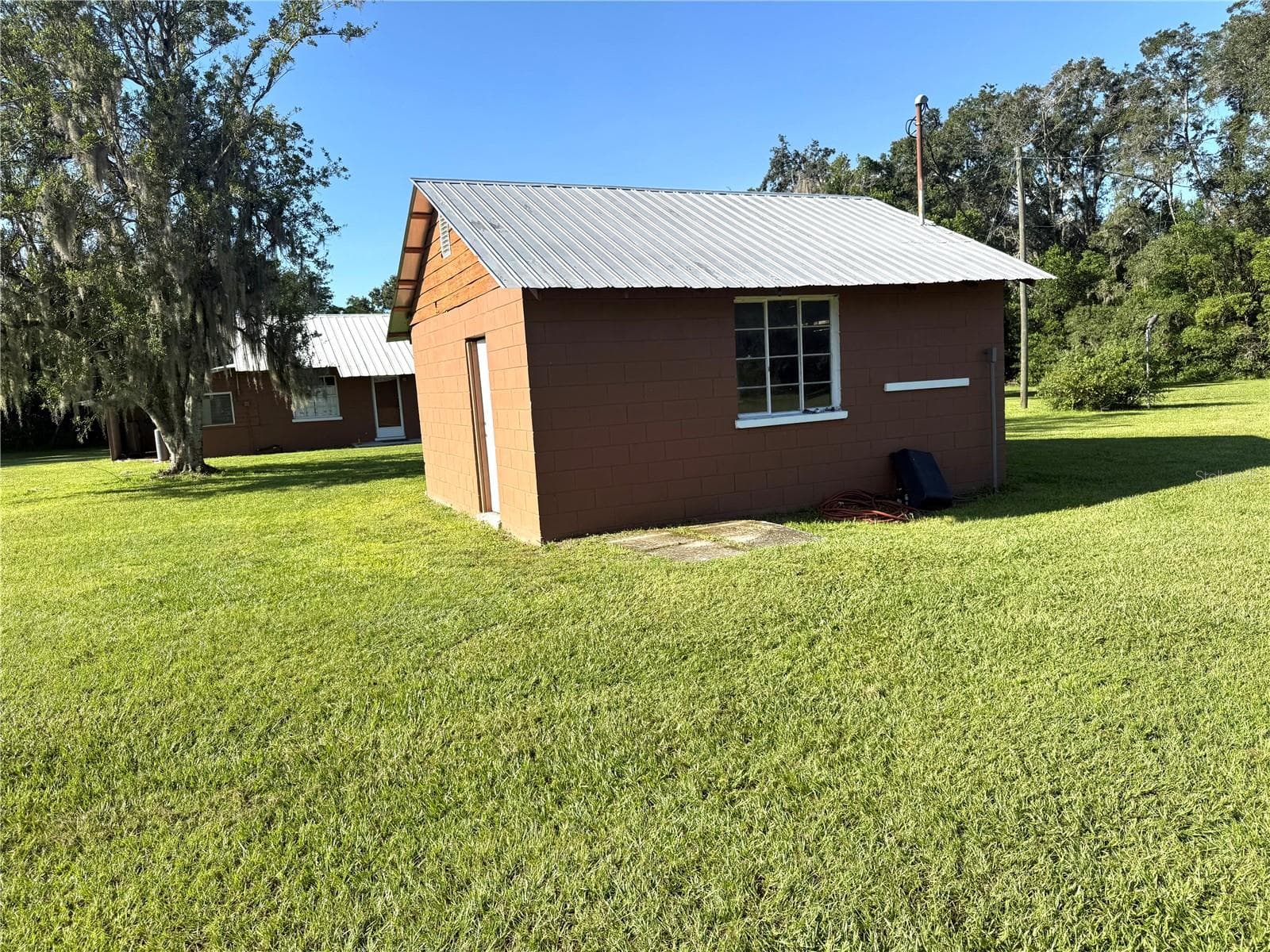well pump - 380 MOALE RD, BROOKSVILLE