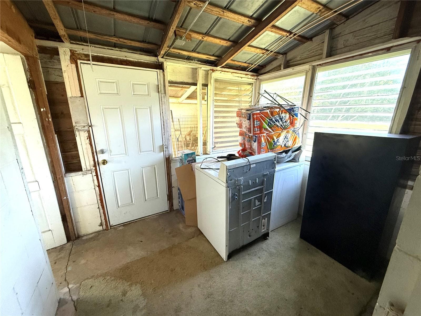 lanai - 380 MOALE RD, BROOKSVILLE
