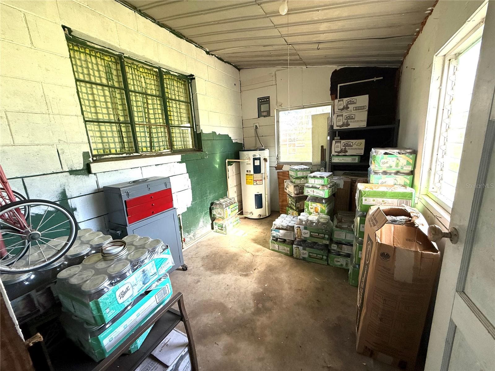 lanai / storage - 380 MOALE RD, BROOKSVILLE