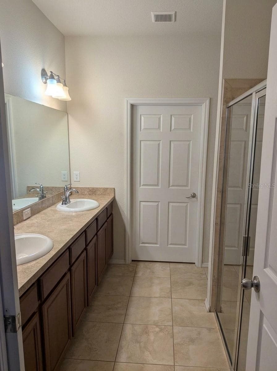 Single Family Residence at 21846 BELGIAN CT, MOUNT DORA, photo 9 of 18