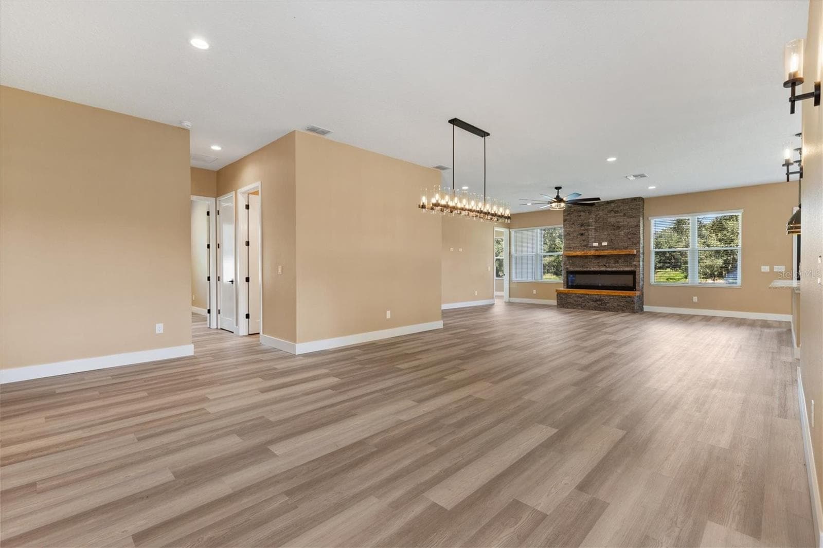 Great Room - 2540 NE 77TH RD, WILDWOOD