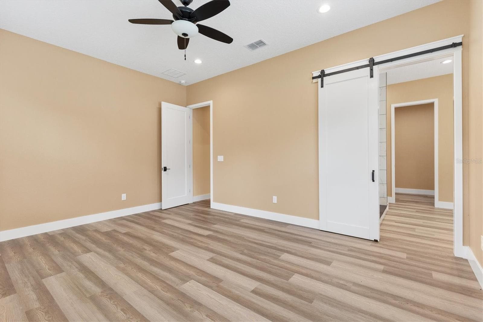 Primary Bedroom - 2540 NE 77TH RD, WILDWOOD