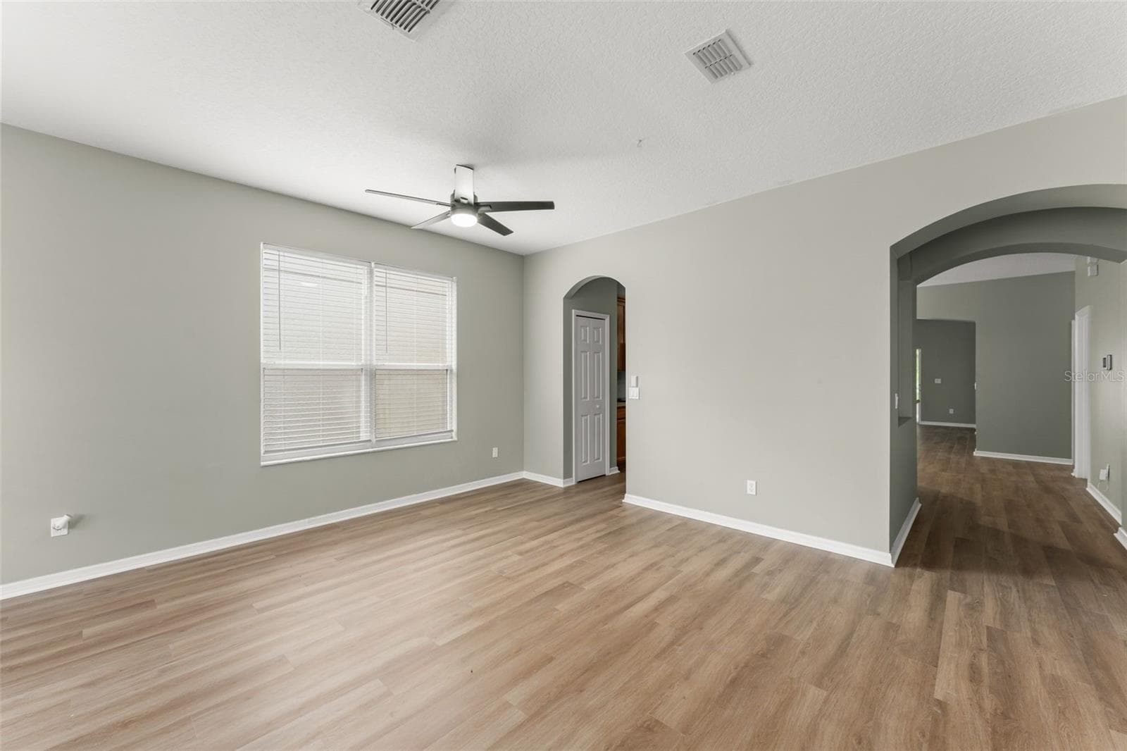 Living Room - 14127 SOUTHERN RED MAPLE DR, ORLANDO