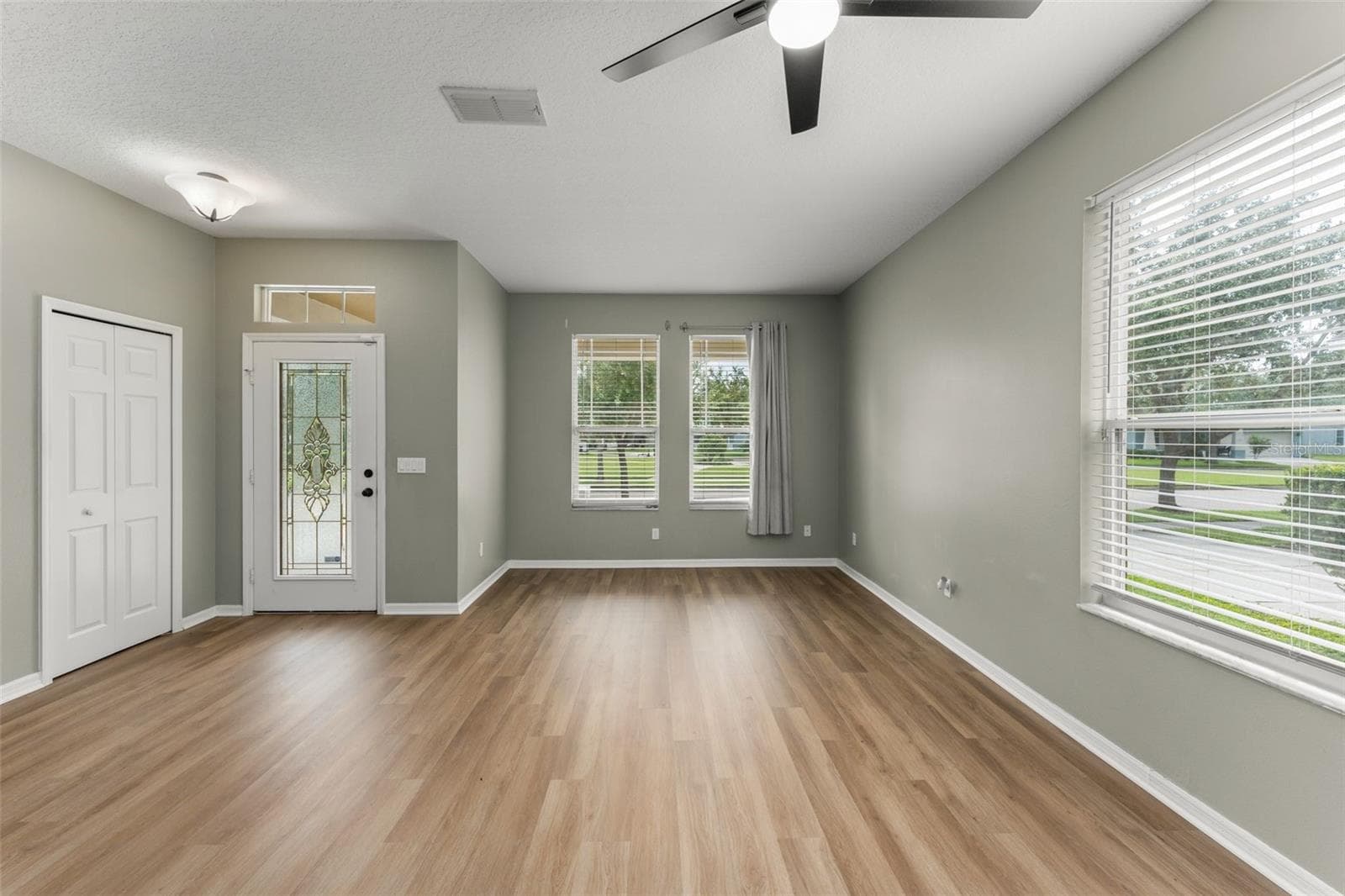 Living Room - 14127 SOUTHERN RED MAPLE DR, ORLANDO