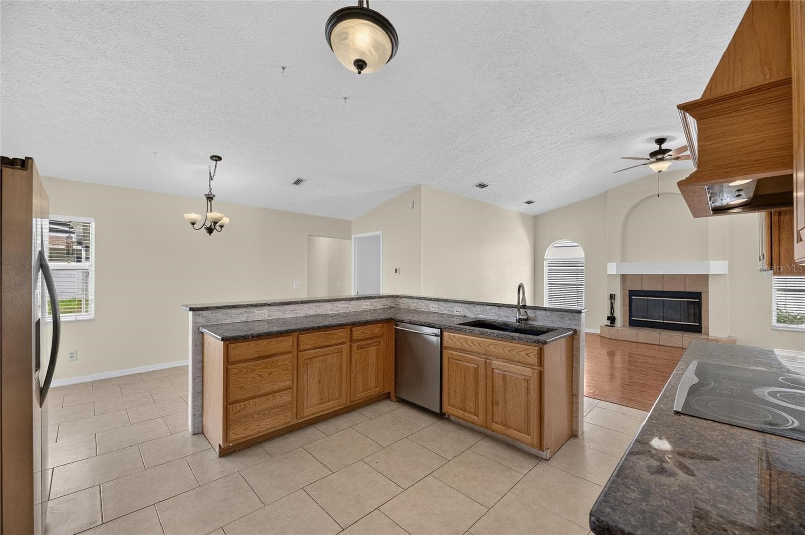 Single Family Residence at 4404 KENDAL CT, VALRICO, photo 5 of 91