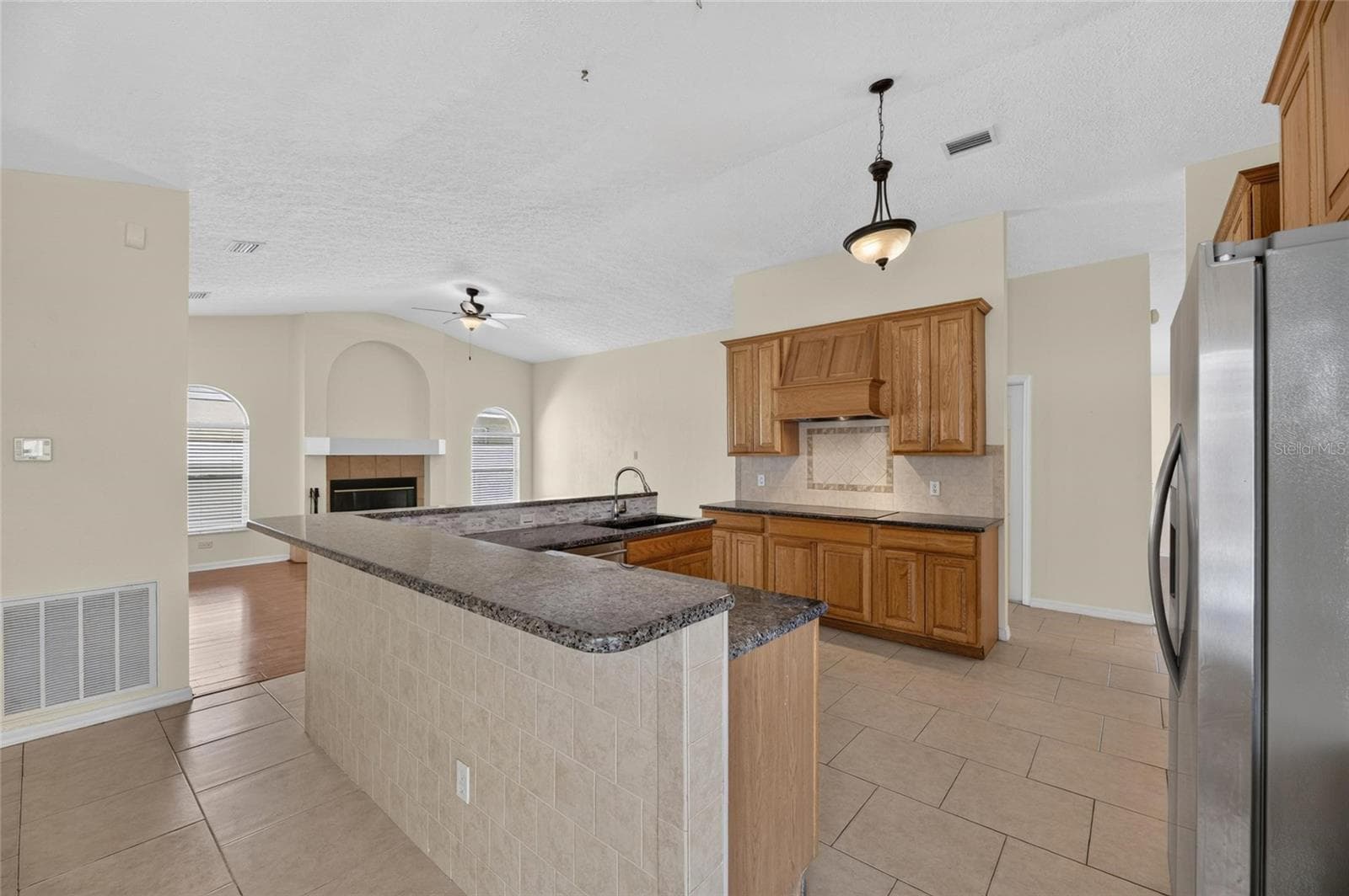 Single Family Residence at 4404 KENDAL CT, VALRICO, photo 10 of 91