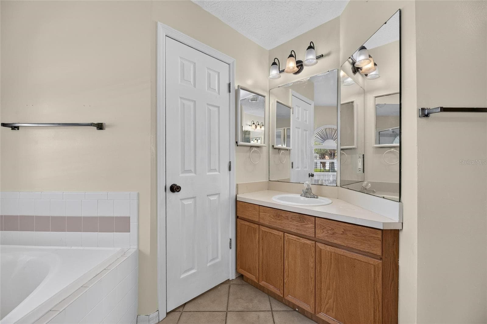 Single Family Residence at 4404 KENDAL CT, VALRICO, photo 21 of 91