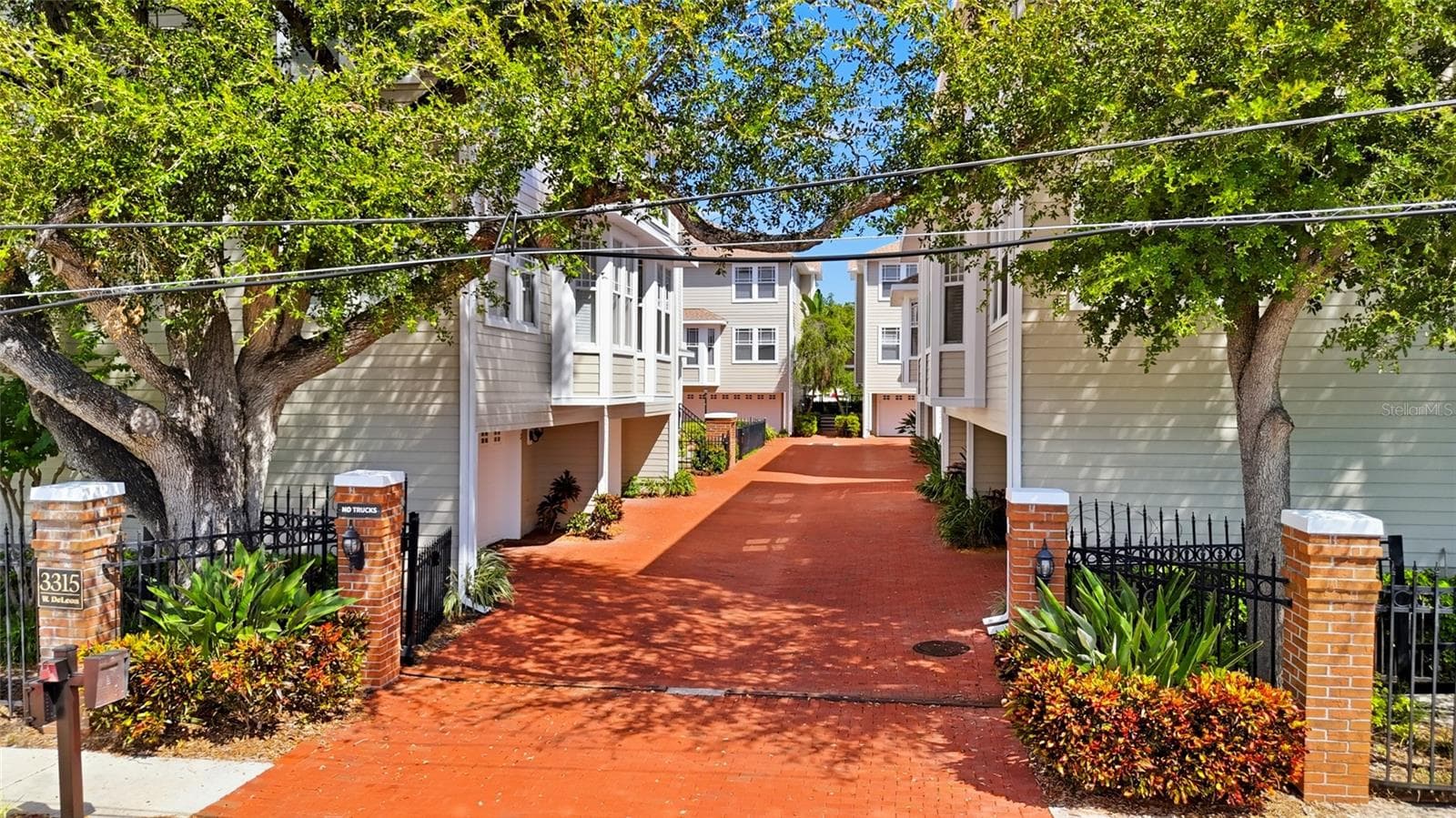 Townhouse at 3315 W DE LEON ST #18, TAMPA, photo 2 of 49