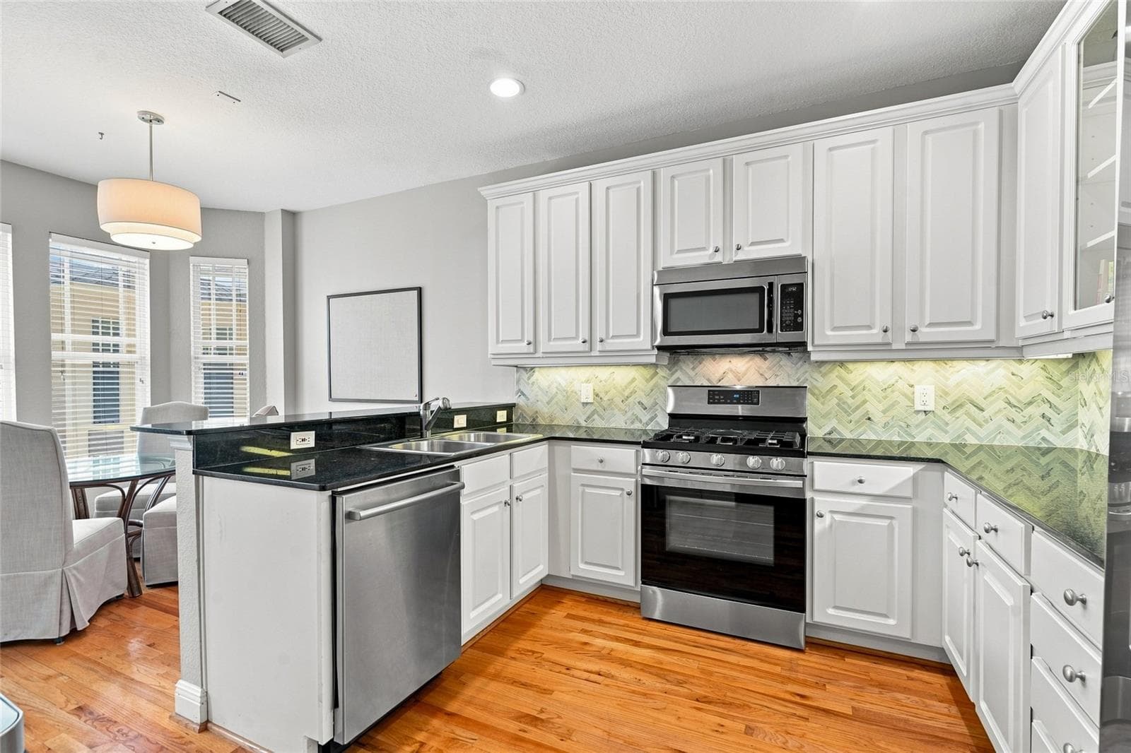 Townhouse at 3315 W DE LEON ST #18, TAMPA, photo 14 of 49