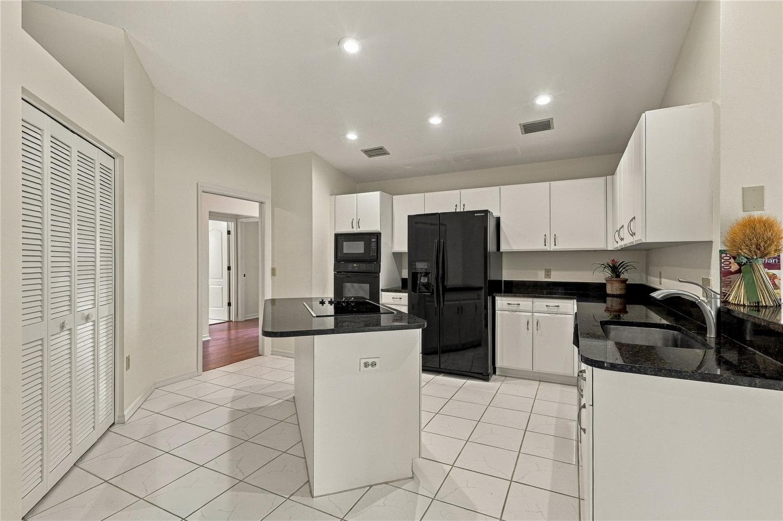 Single Family Residence at 5816 BEAURIVAGE AVE, SARASOTA, photo 13 of 37