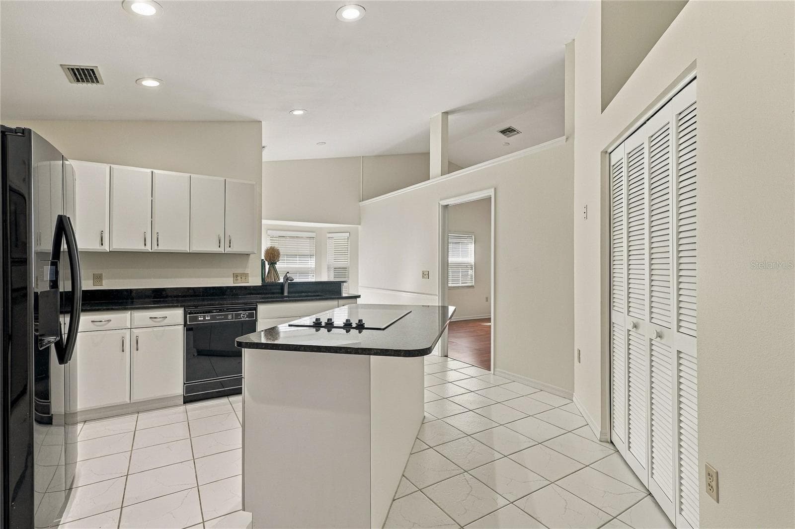 Single Family Residence at 5816 BEAURIVAGE AVE, SARASOTA, photo 14 of 37