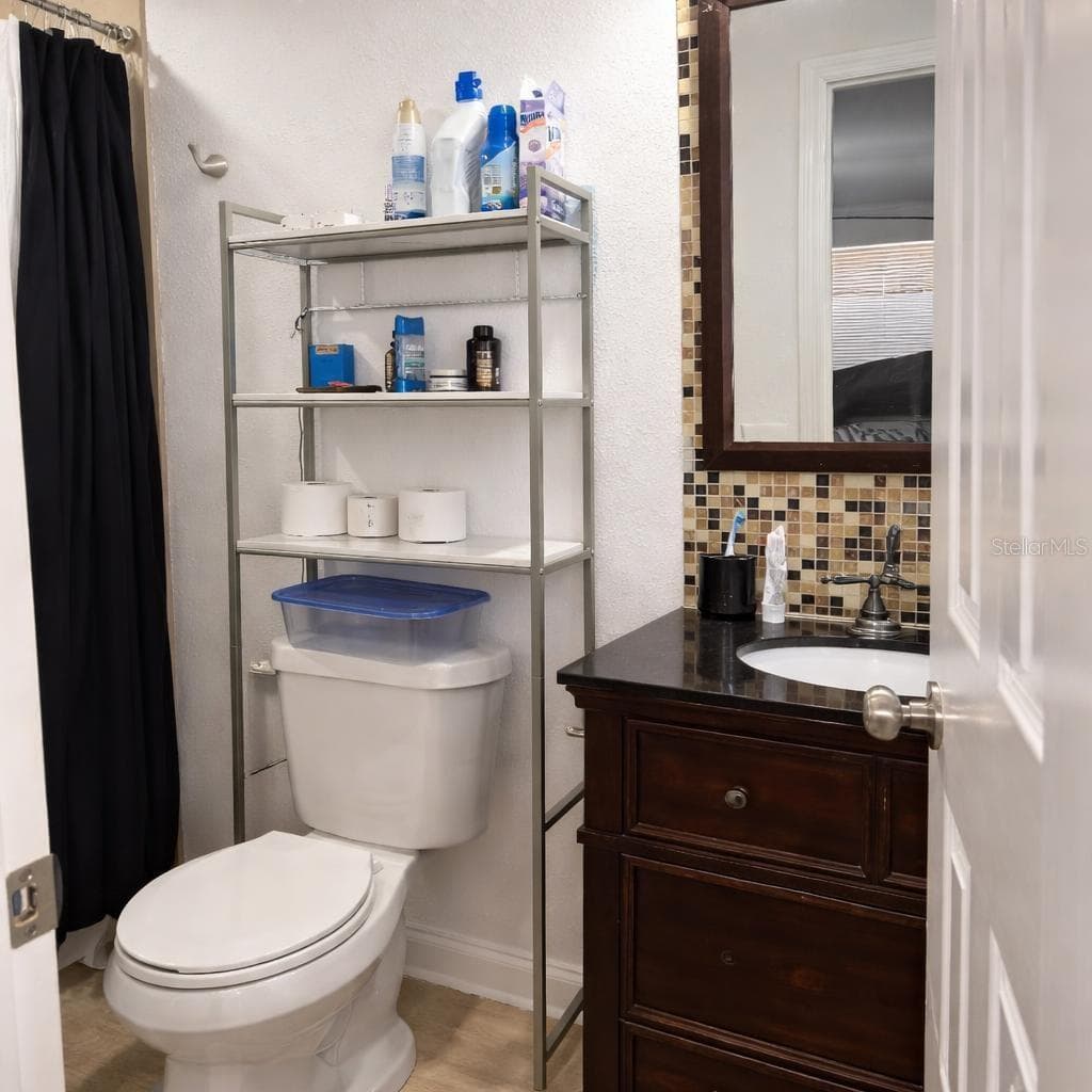 Single Family Residence at 1021 FAIRBURN AVE, CLEARWATER, photo 3 of 25