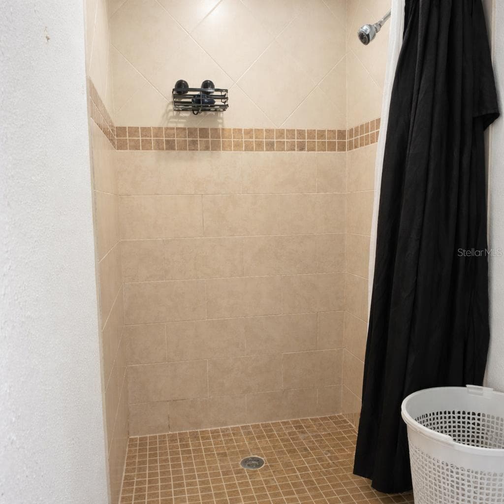 Single Family Residence at 1021 FAIRBURN AVE, CLEARWATER, photo 9 of 25