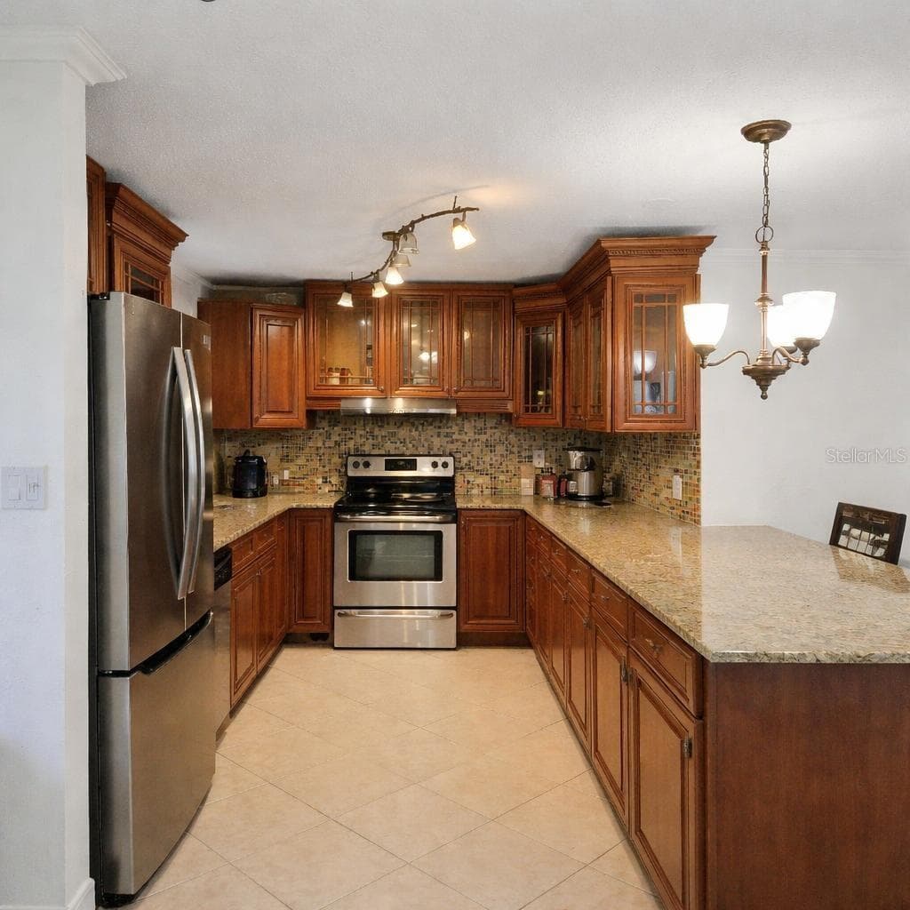 Single Family Residence at 1021 FAIRBURN AVE, CLEARWATER, photo 18 of 25
