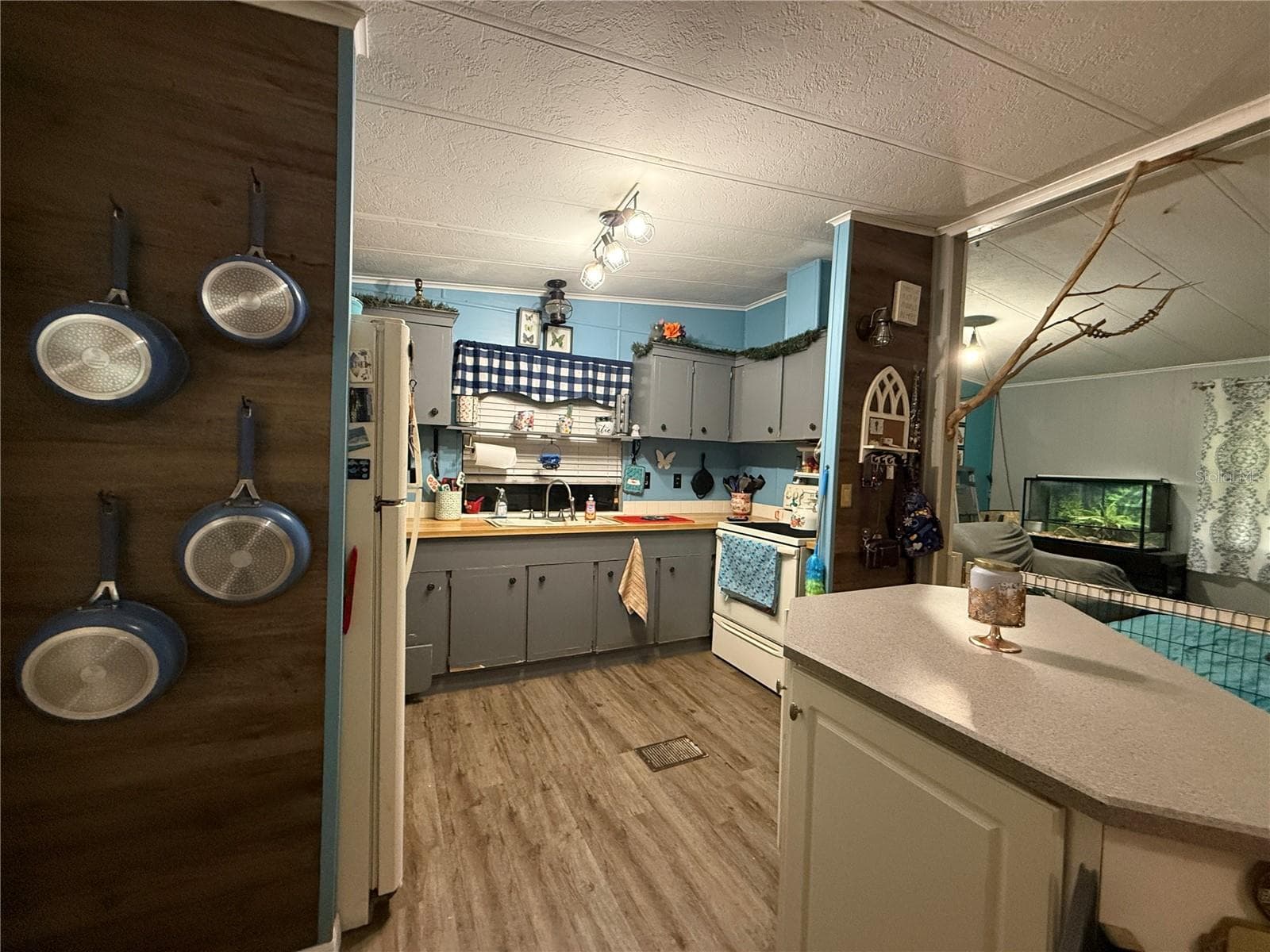 KITCHEN W/ISLAND - 11110 SE 66TH TER, BELLEVIEW