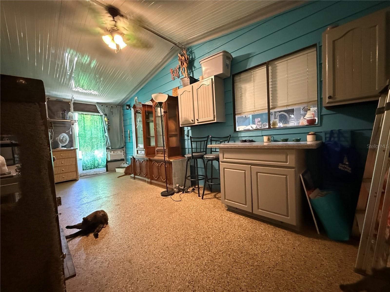 ENCLOSED PORCH - 11110 SE 66TH TER, BELLEVIEW