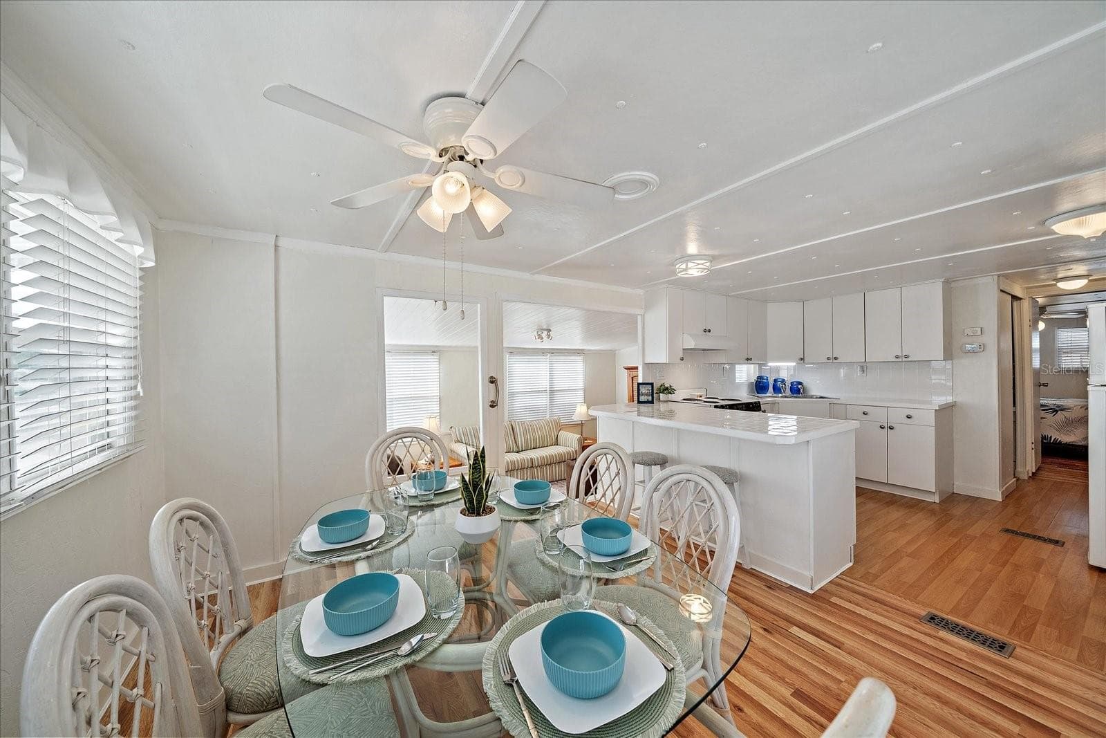 Mobile Home at 43 EDESSA DR, PALMETTO, photo 6 of 26