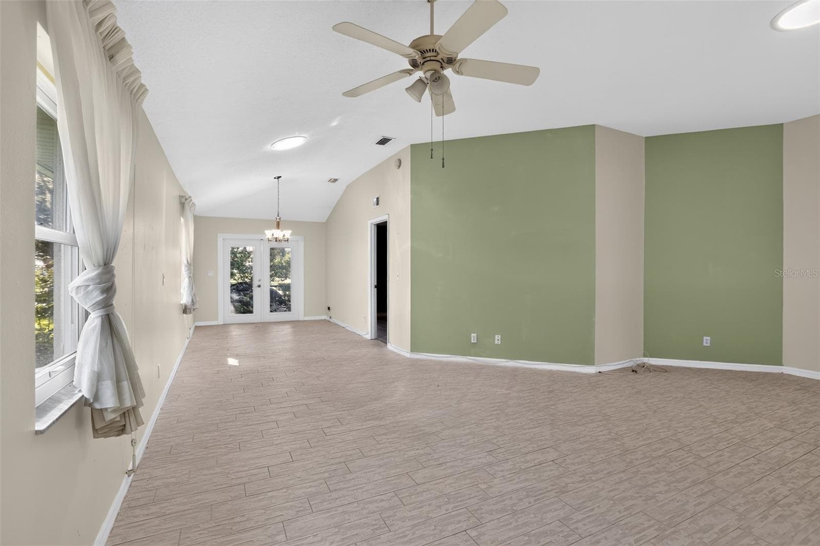 Single Family Residence at 5500 LAVER ST, LEESBURG, photo 4 of 30