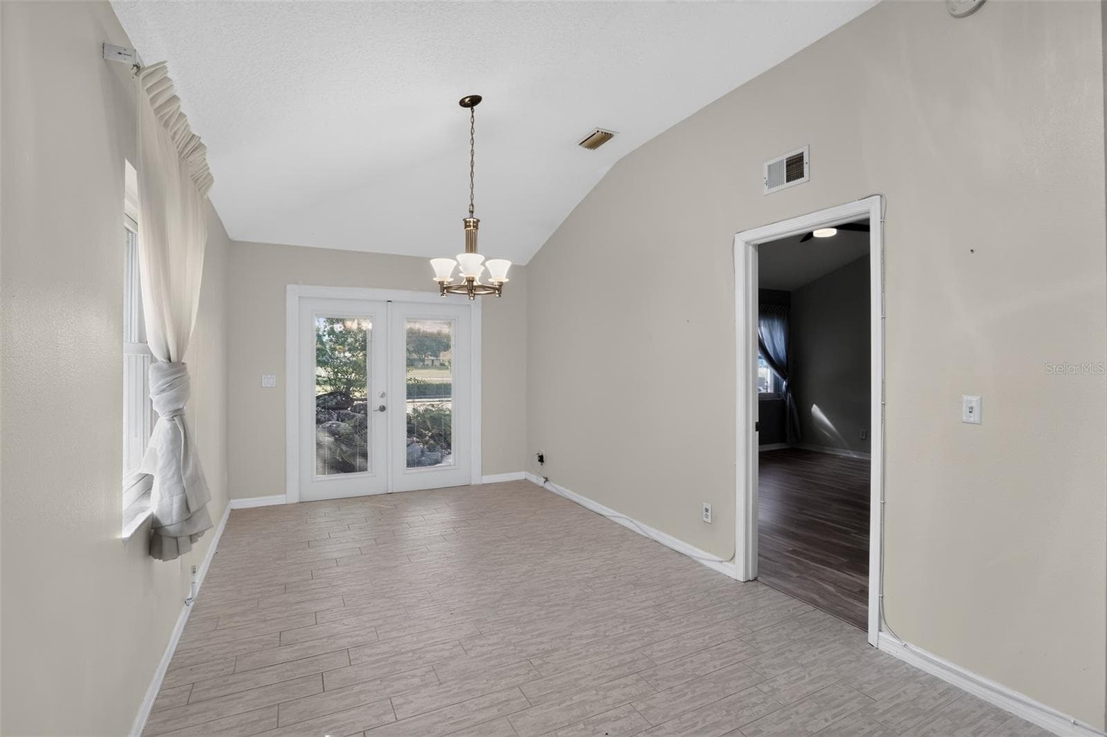 Single Family Residence at 5500 LAVER ST, LEESBURG, photo 10 of 30