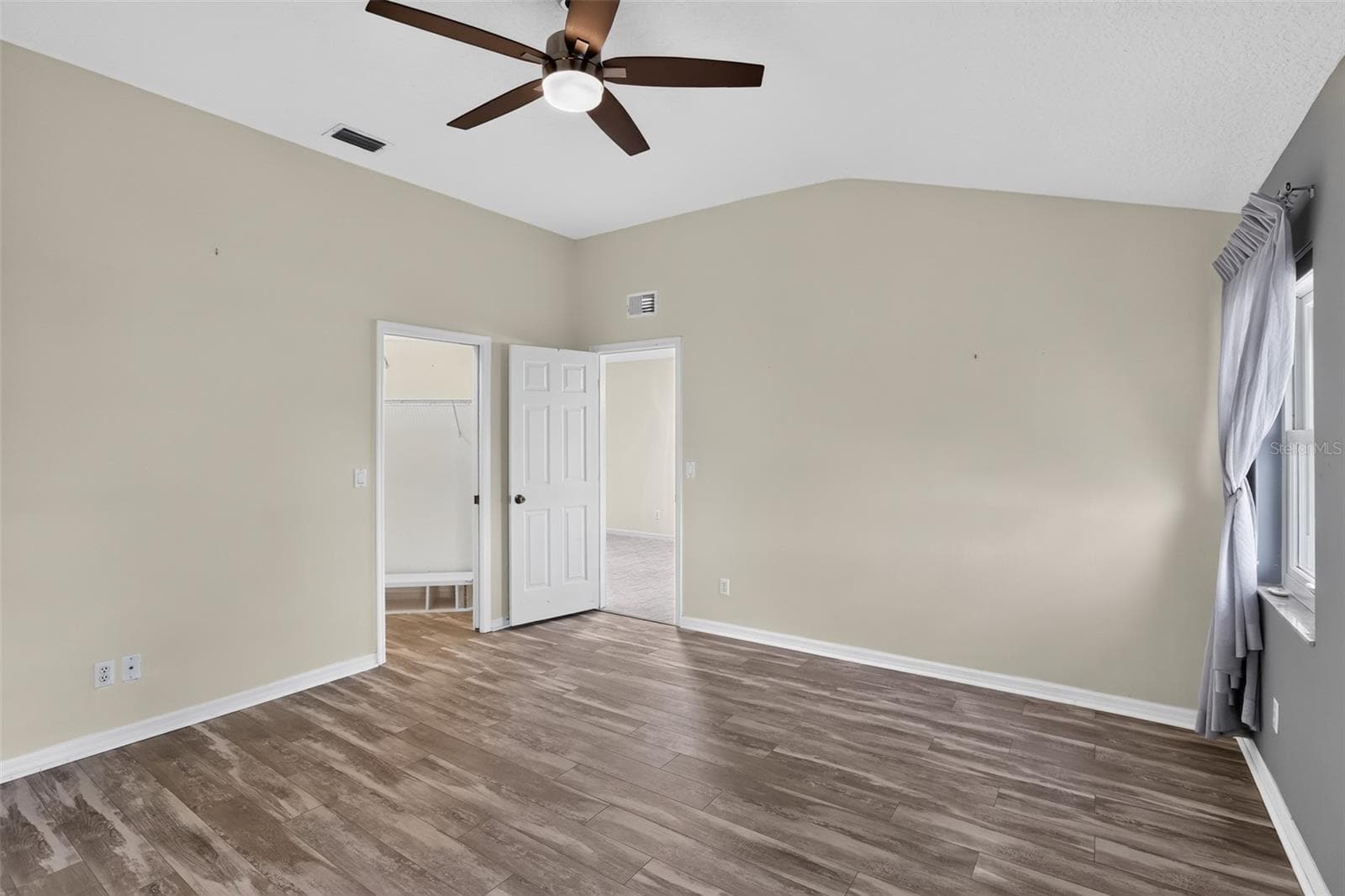 Single Family Residence at 5500 LAVER ST, LEESBURG, photo 14 of 30