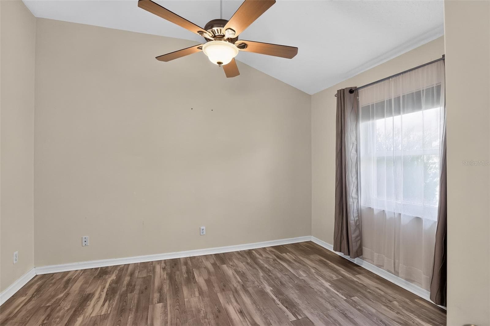 Single Family Residence at 5500 LAVER ST, LEESBURG, photo 23 of 30