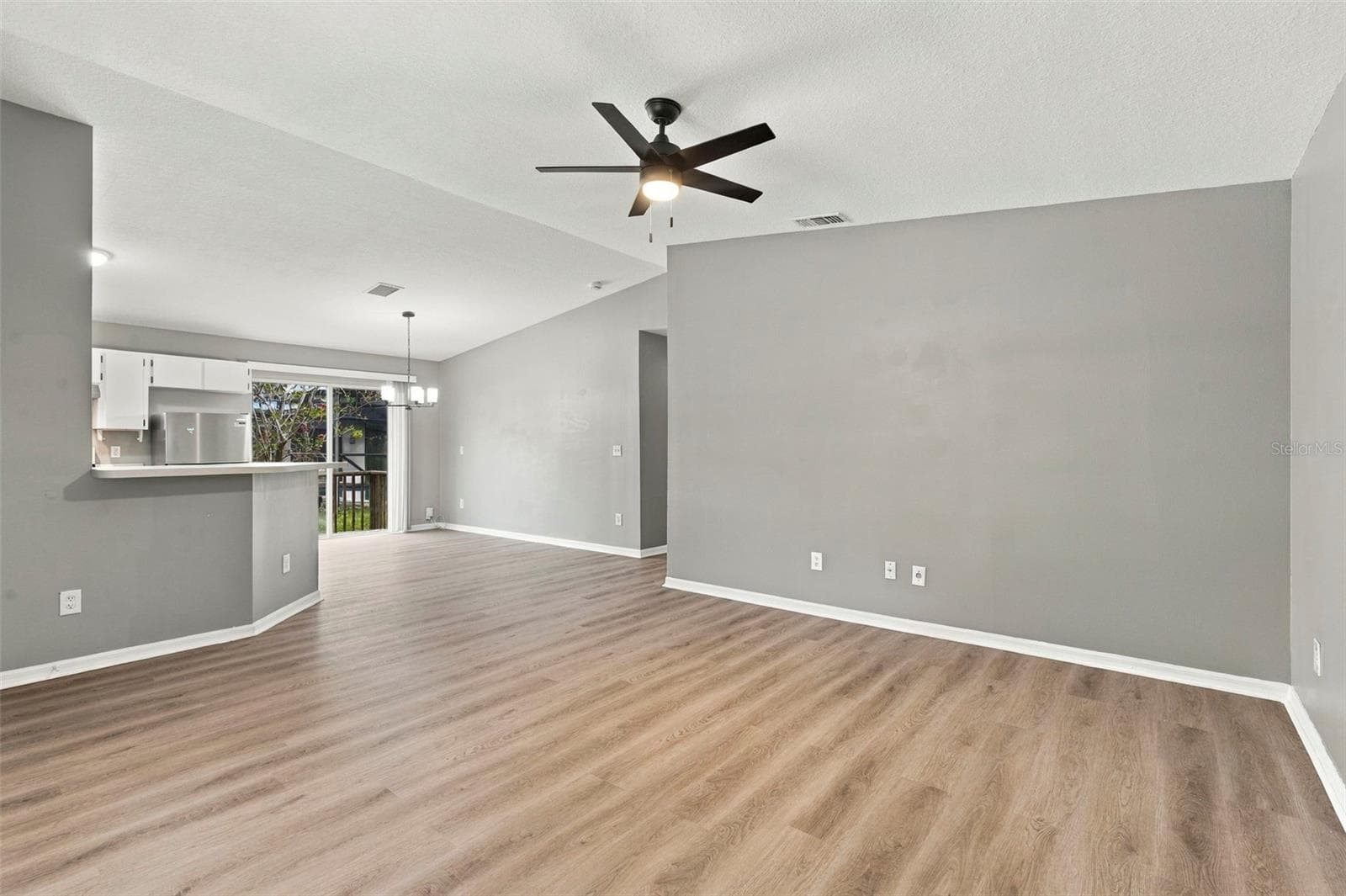 Single Family Residence at 6417 28TH ST N, ST PETERSBURG, photo 5 of 35