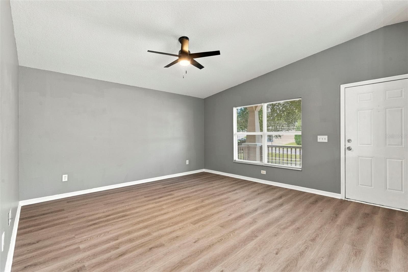 Single Family Residence at 6417 28TH ST N, ST PETERSBURG, photo 7 of 35