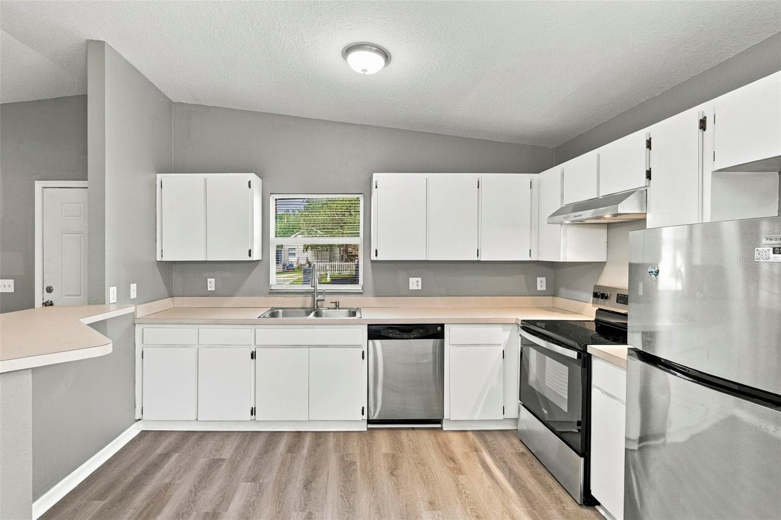 Single Family Residence at 6417 28TH ST N, ST PETERSBURG, photo 13 of 35