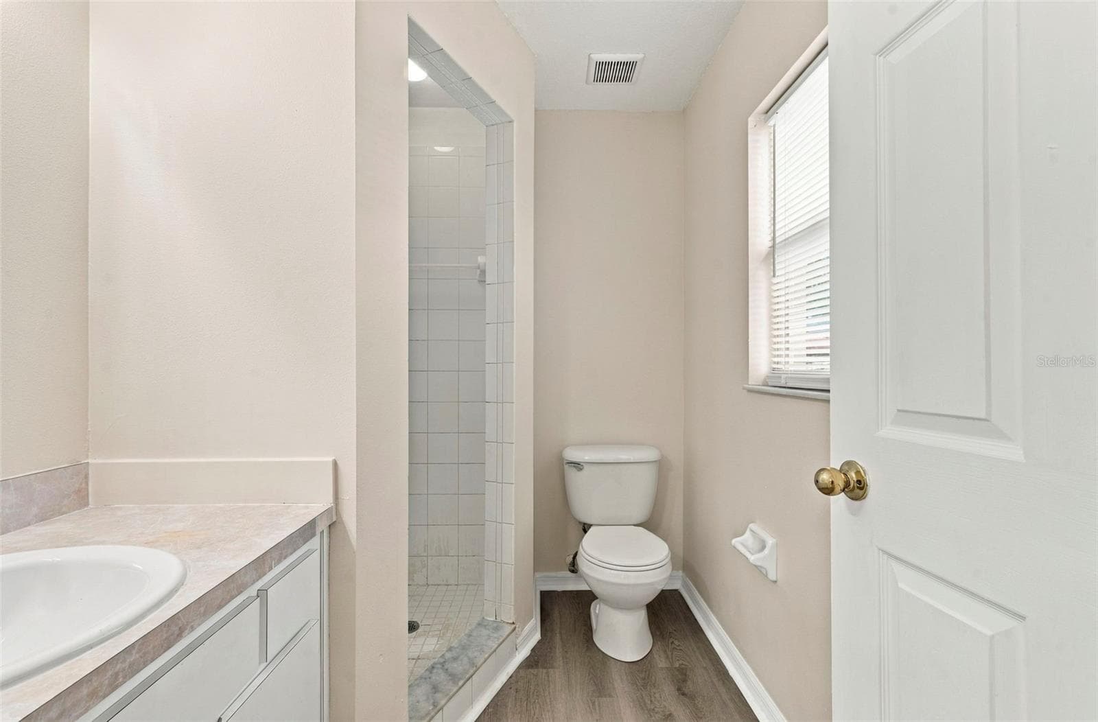 Primary Bedroom with En-Suite Bathroom - 6417 28TH ST N, ST PETERSBURG