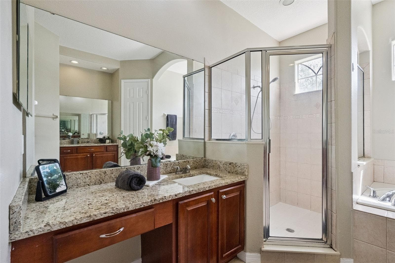 HER VANITY/SHOWER - 16460 TUDOR GROVE DR, ORLANDO
