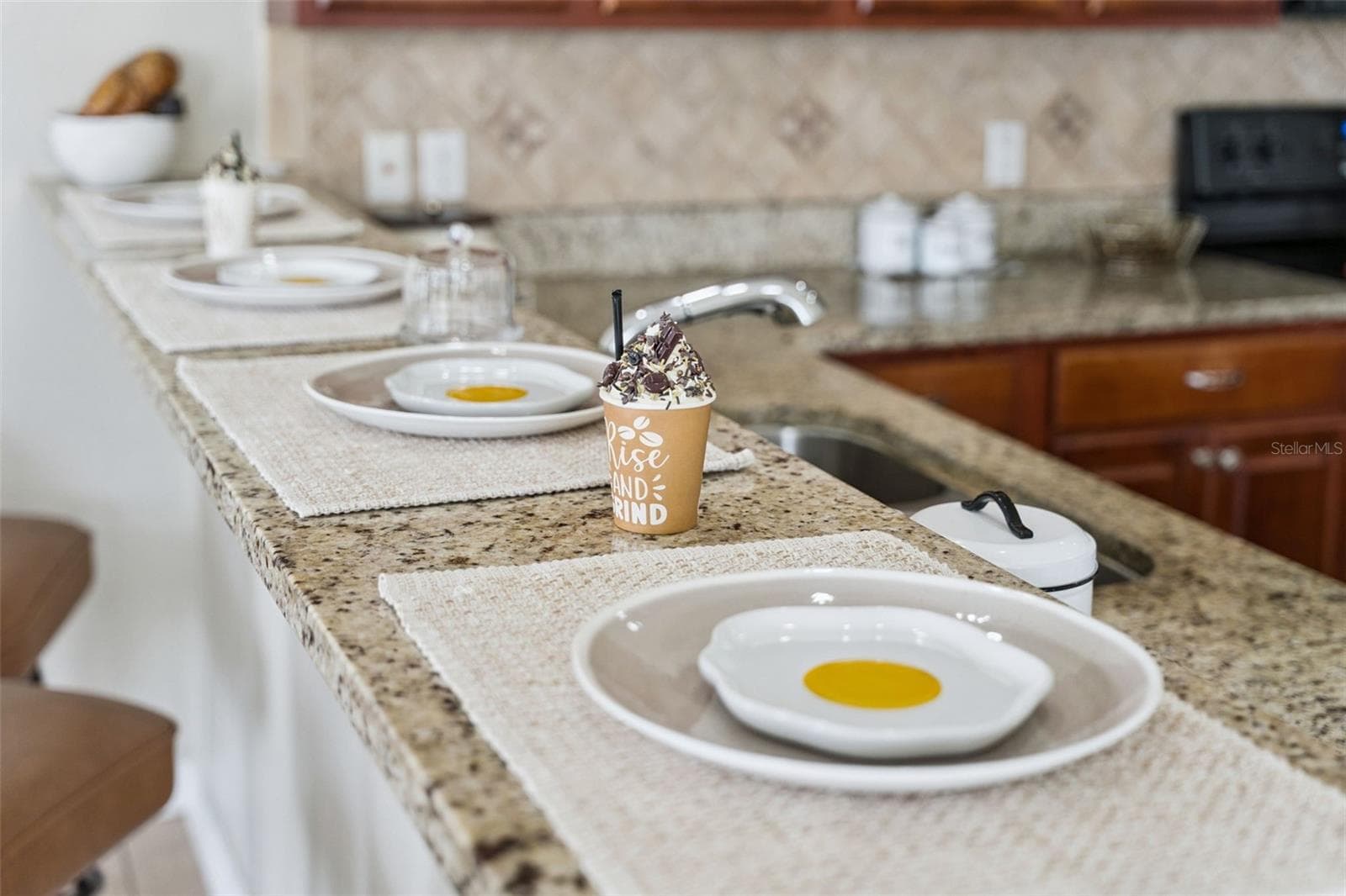 BREAKFAST BAR - 16460 TUDOR GROVE DR, ORLANDO