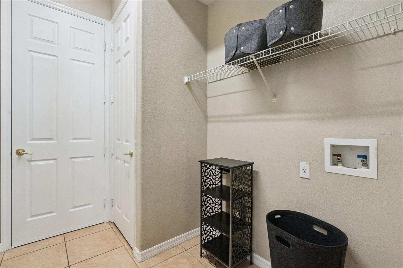 LAUNDRY ROOM WITH UTILITY SINK - 16460 TUDOR GROVE DR, ORLANDO