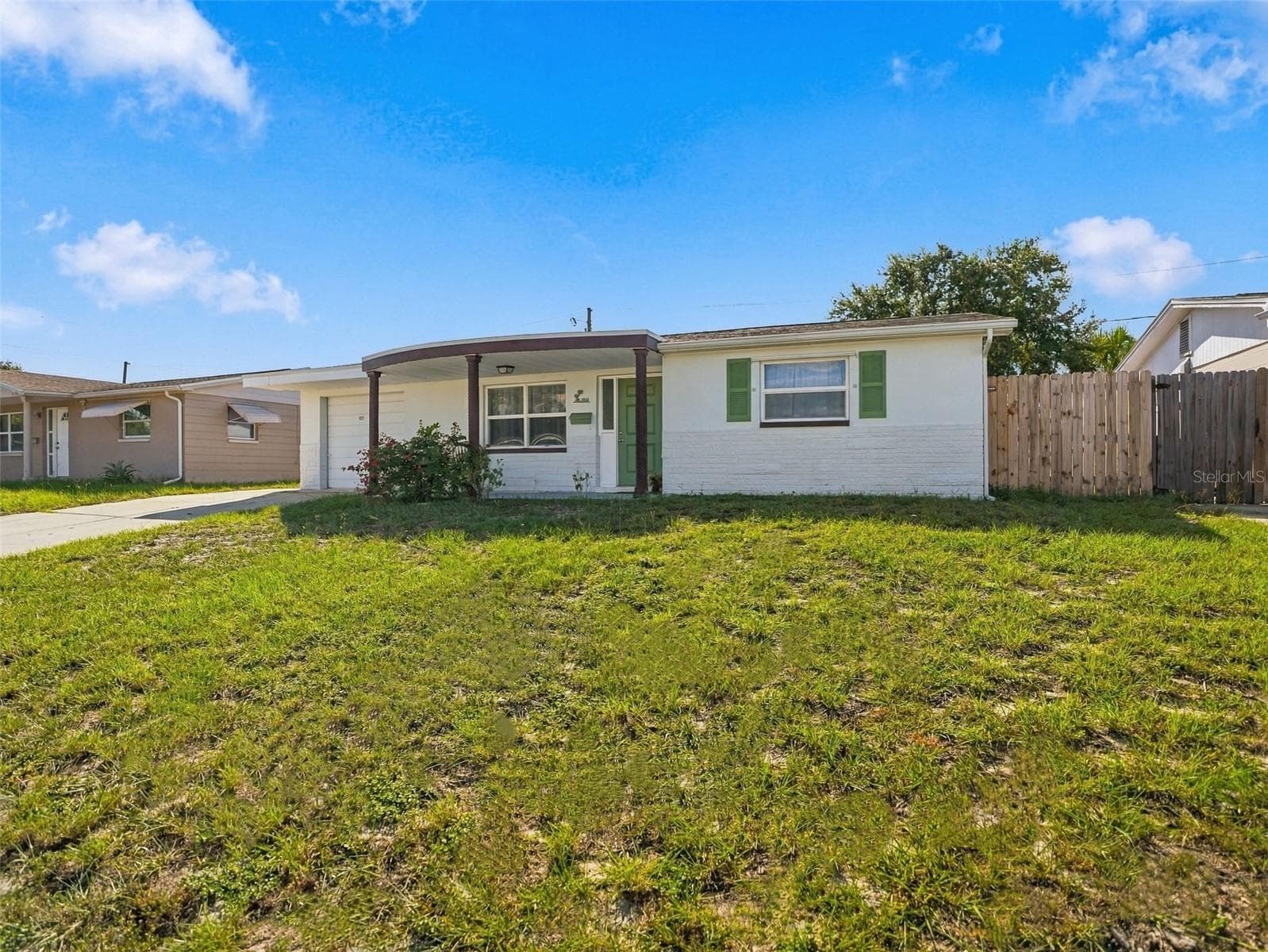 Single Family Residence at 1031 CLASSIC DR, HOLIDAY, photo 3 of 37