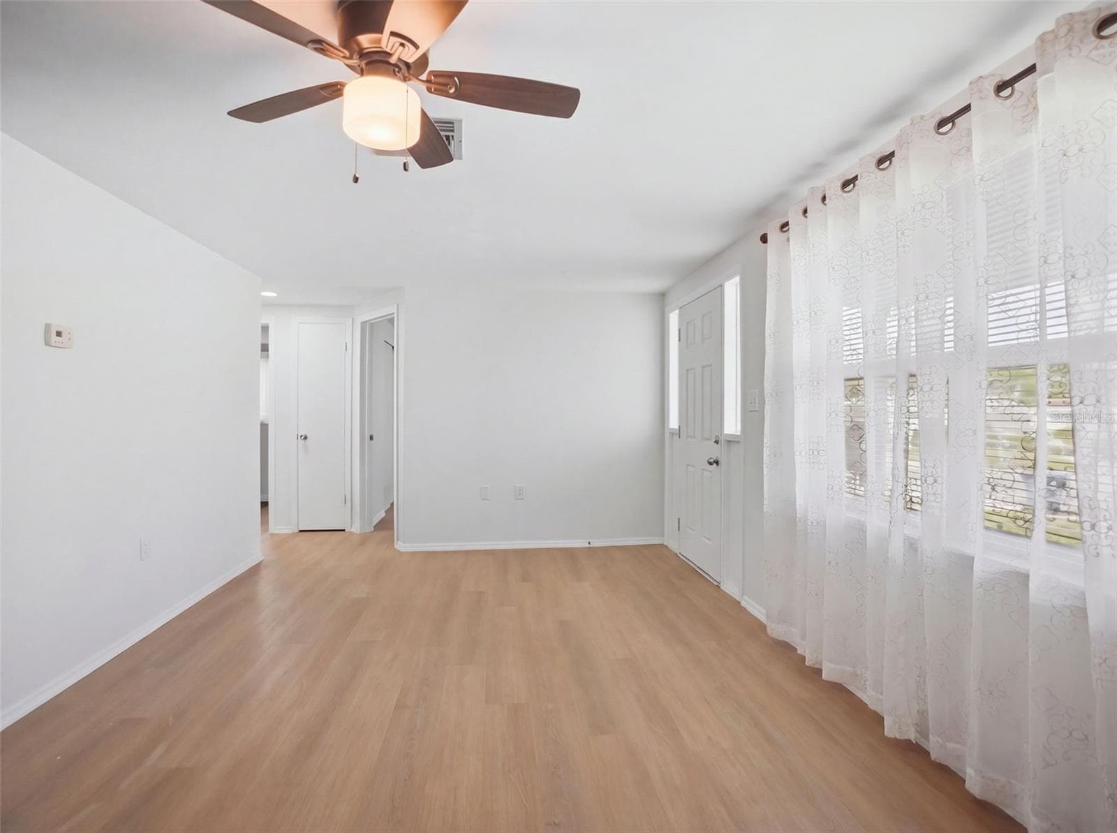 Single Family Residence at 1031 CLASSIC DR, HOLIDAY, photo 10 of 37
