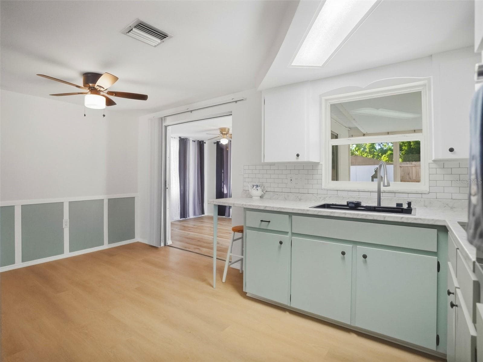 Single Family Residence at 1031 CLASSIC DR, HOLIDAY, photo 22 of 37