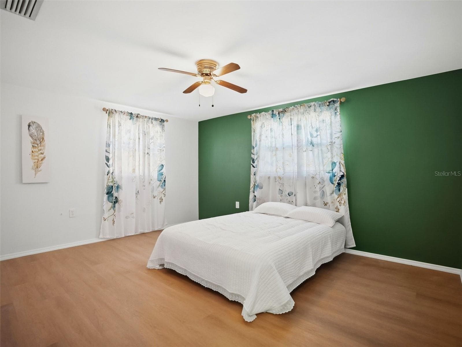 Single Family Residence at 1031 CLASSIC DR, HOLIDAY, photo 23 of 37