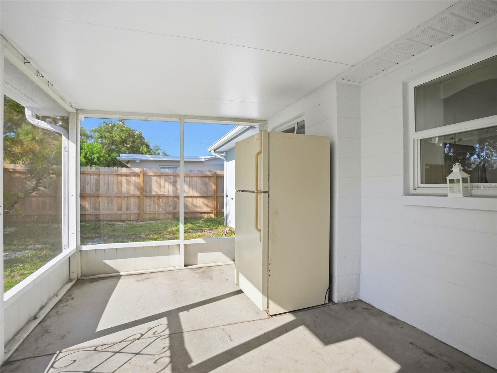 Single Family Residence at 1031 CLASSIC DR, HOLIDAY, photo 32 of 37