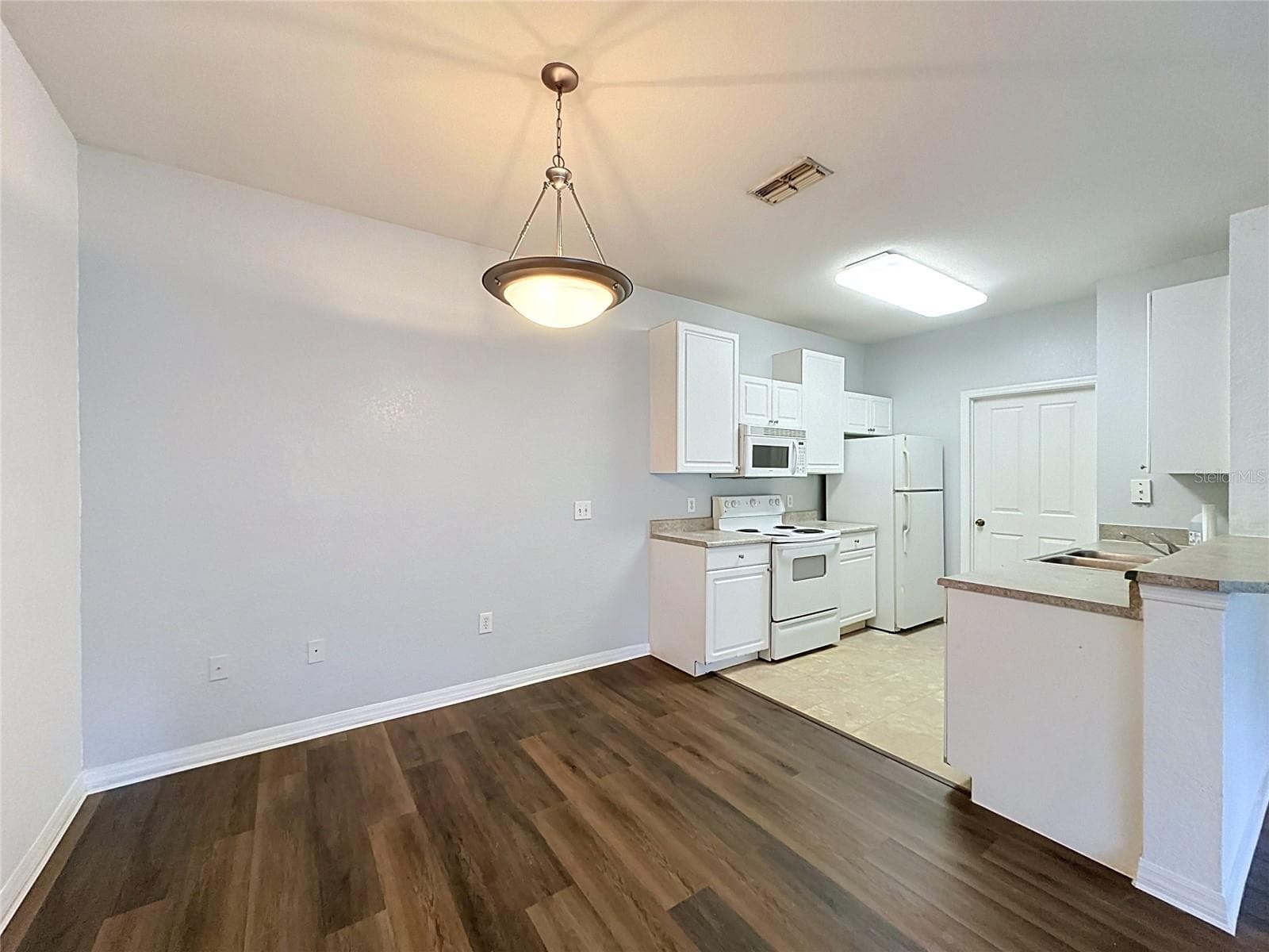 Condominium at 1015 HEMINGWAY CIR #1015, HAINES CITY, photo 9 of 37