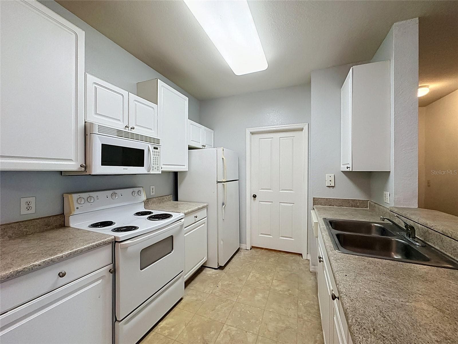 Condominium at 1015 HEMINGWAY CIR #1015, HAINES CITY, photo 13 of 37