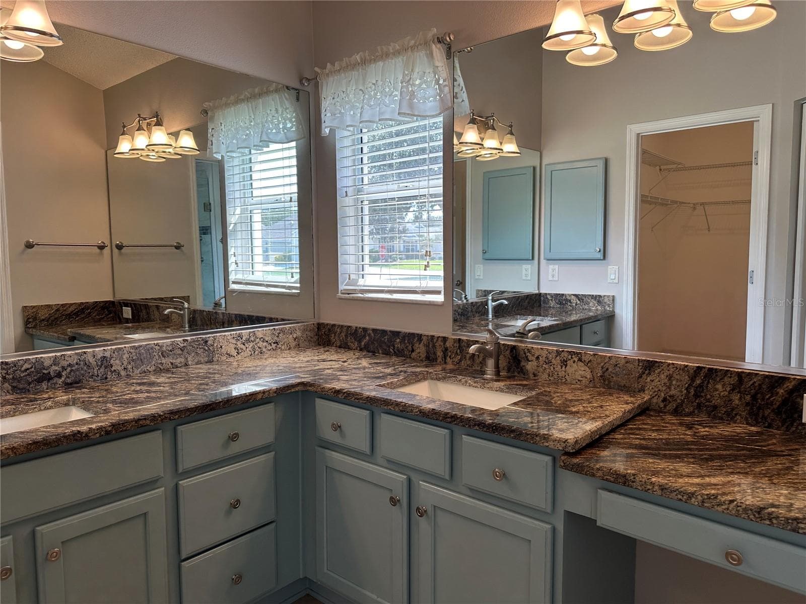 Master vanity area - 8053 SE 171ST MCALPIN ST, THE VILLAGES
