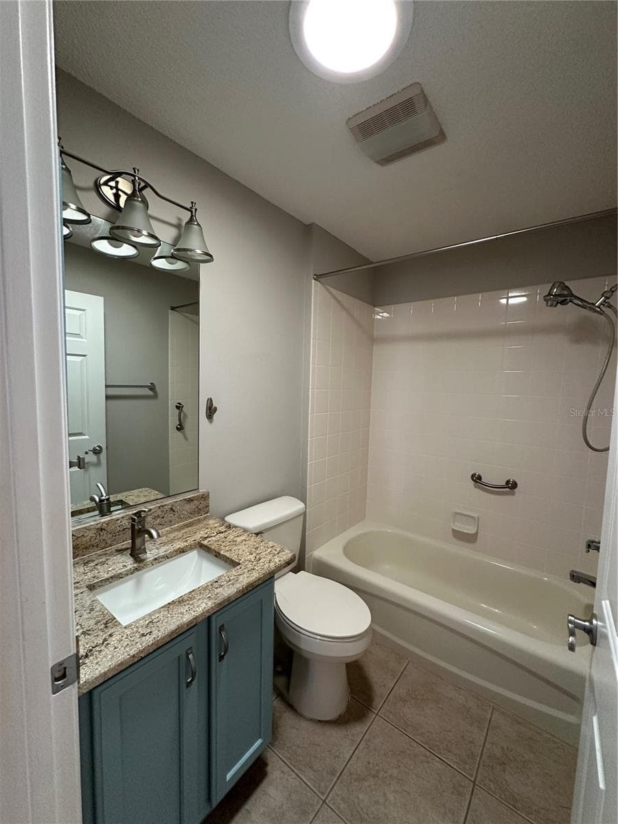 2nd bath - 8053 SE 171ST MCALPIN ST, THE VILLAGES
