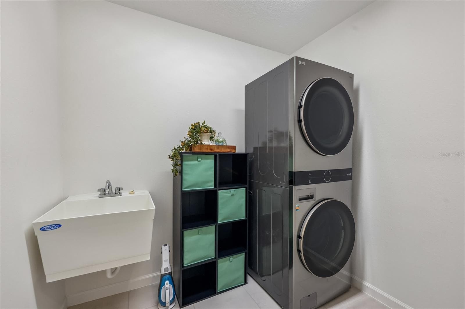 Indoor laundry room - 2940 GULLEY LN, THE VILLAGES