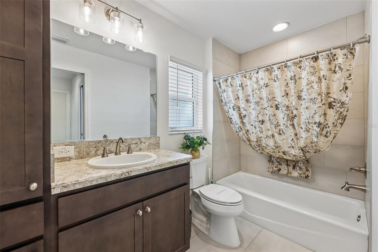 Bathroom #2 - 2940 GULLEY LN, THE VILLAGES